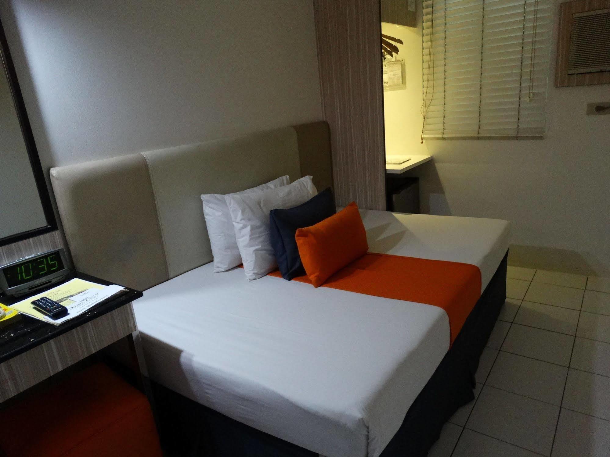 Hostel 1632 Manila Dış mekan fotoğraf